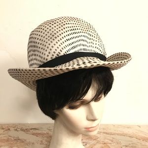 Vintage Women’s Pretty Black & White Brimmed Hat